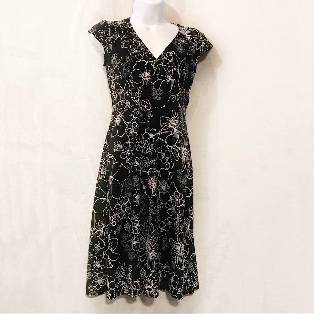 So Sleeve B. Smart Black Floral Dress Size 5 Knee Length Whimsygoth